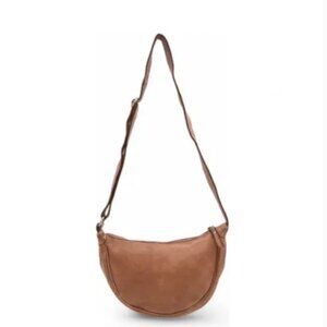 Bolsa Nova The Hug Hobo Bag